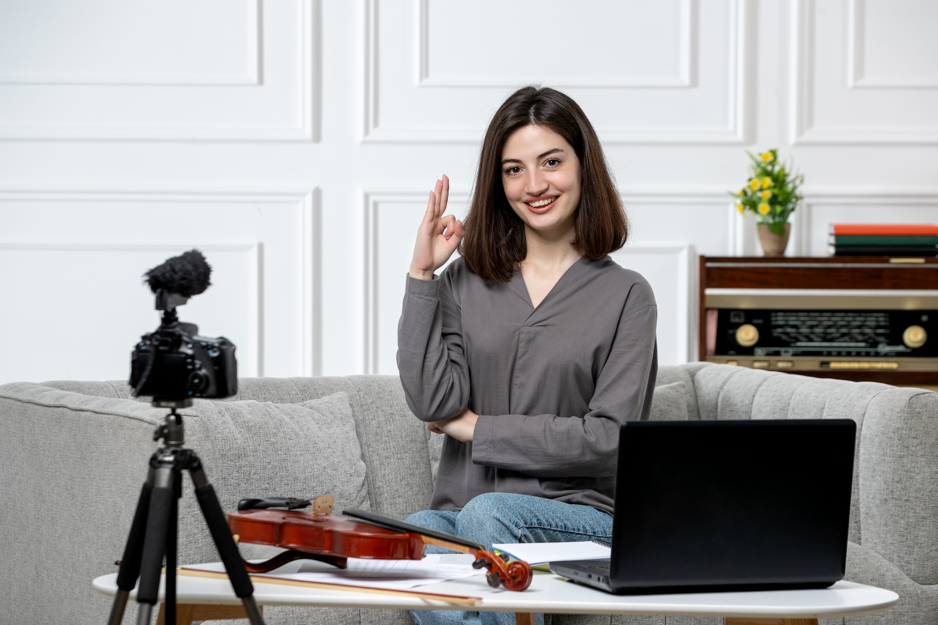 Trainer delivering an online course