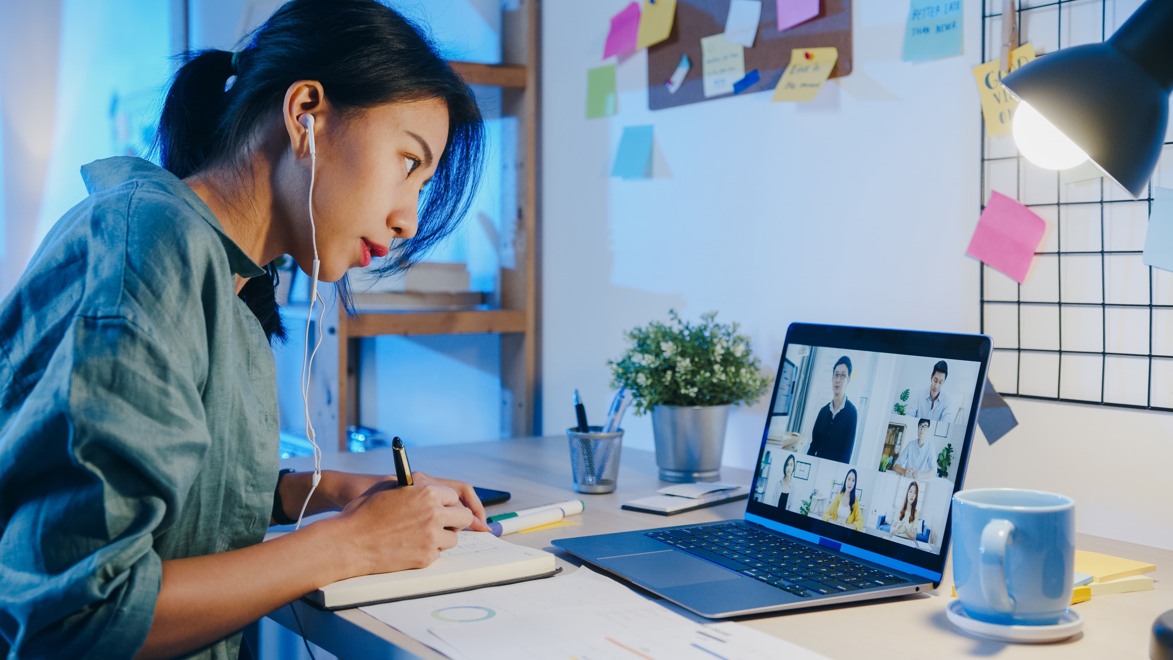 Faculty-led live class workspace